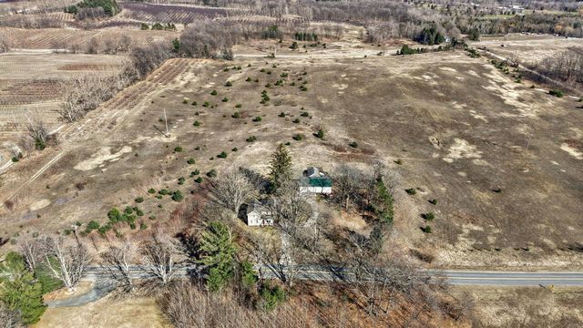 158 N 72nd Avenue, Hart, MI 49420