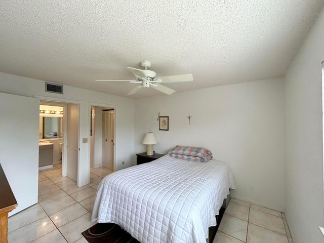 435 Pine Glen Lane B-2, Greenacres, FL 33463