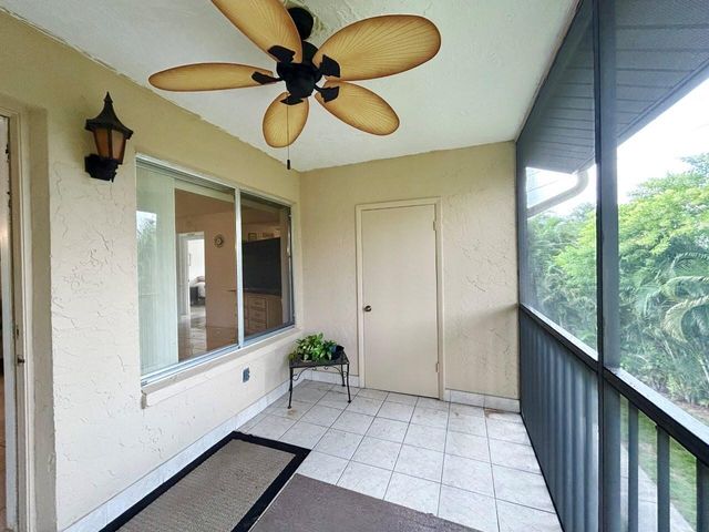 435 Pine Glen Lane B-2, Greenacres, FL 33463
