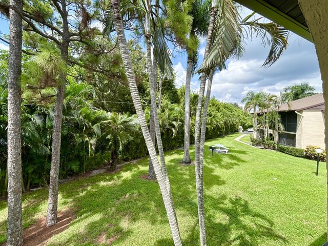 435 Pine Glen Lane B-2, Greenacres, FL 33463