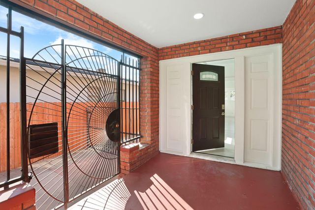 140 E Sonoma Ave, Stockton, CA 95204