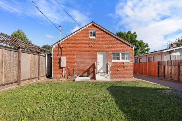 140 E Sonoma Ave, Stockton, CA 95204