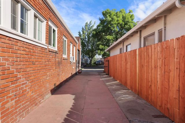 140 E Sonoma Ave, Stockton, CA 95204