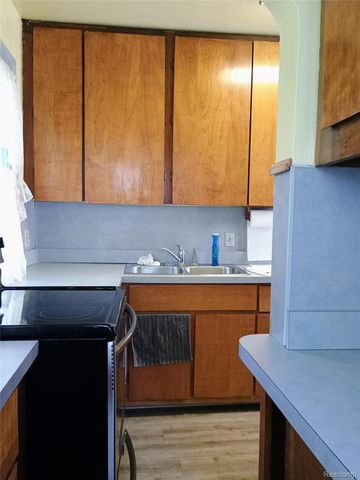 23 Spokane Drive, Pontiac, MI 48341