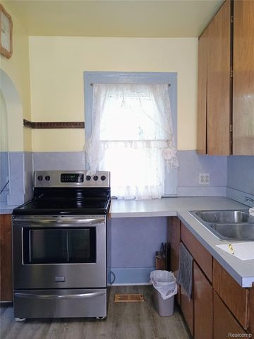 23 Spokane Drive, Pontiac, MI 48341