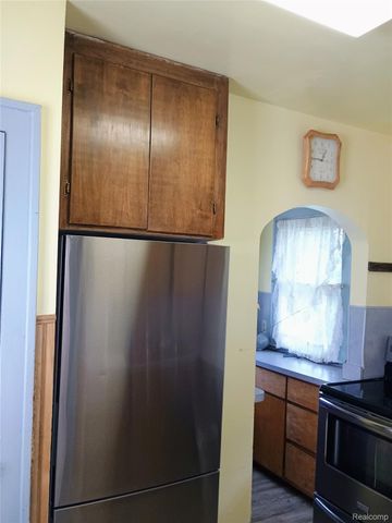 23 Spokane Drive, Pontiac, MI 48341