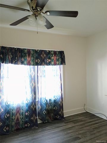 23 Spokane Drive, Pontiac, MI 48341