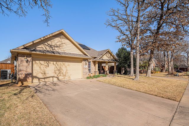813 Royal Oak Lane, Burleson, TX 76028