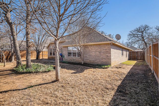 813 Royal Oak Lane, Burleson, TX 76028