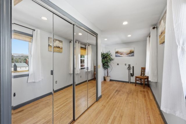 13 Woodlawn Dr, Sturbridge, MA 01566