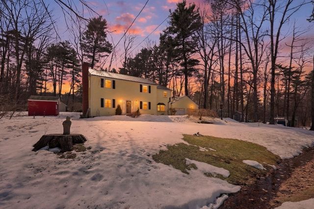 13 Woodlawn Dr, Sturbridge, MA 01566