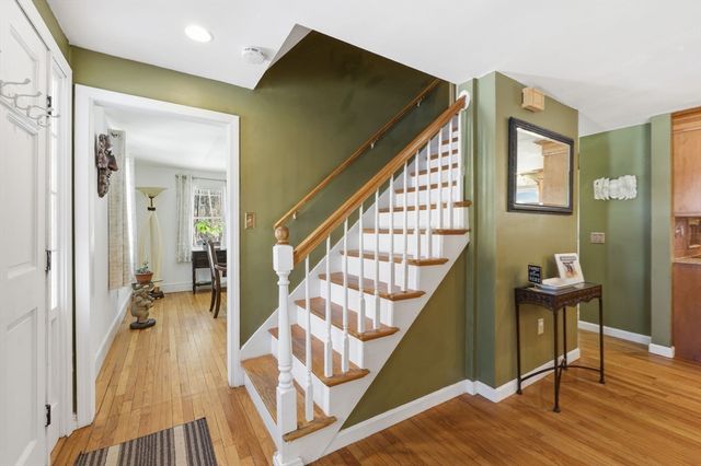 13 Woodlawn Dr, Sturbridge, MA 01566