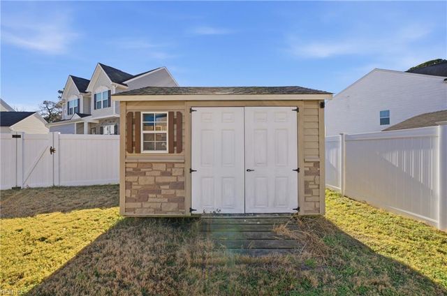 1814 Lotz RD, Hampton, VA 23666