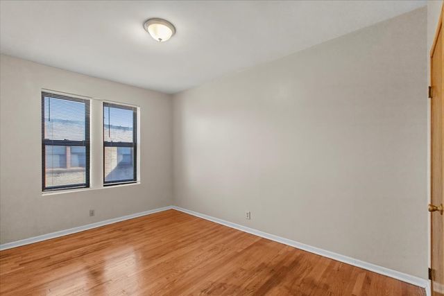 1934 E 74th Street 302, Chicago, IL 60649