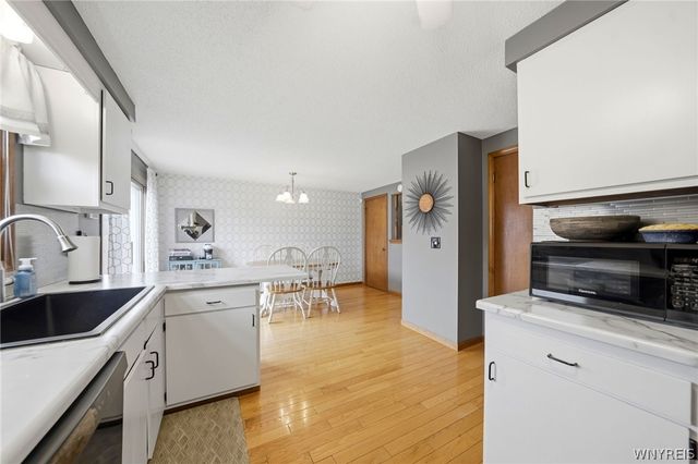 240 Wimbledon Court, West Seneca, NY 14224