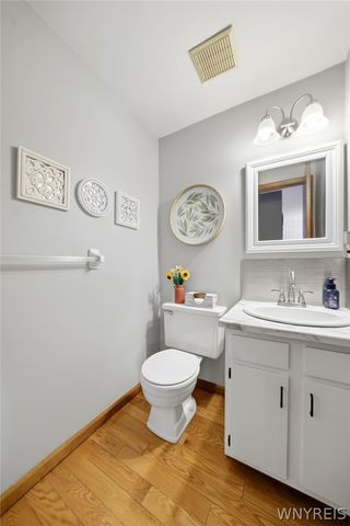 240 Wimbledon Court, West Seneca, NY 14224
