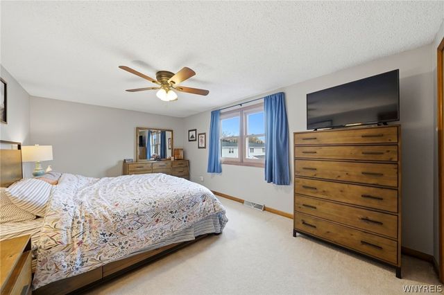 240 Wimbledon Court, West Seneca, NY 14224