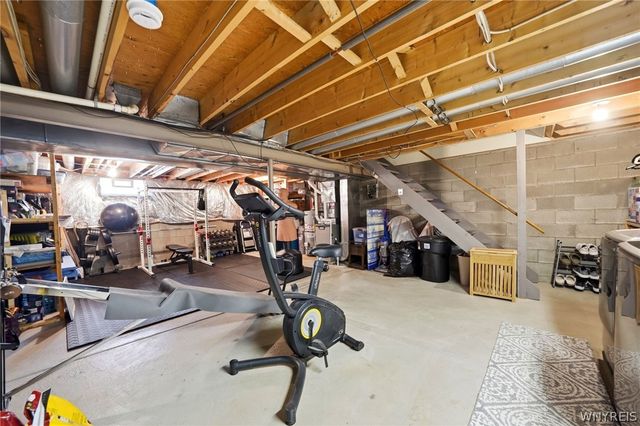 240 Wimbledon Court, West Seneca, NY 14224