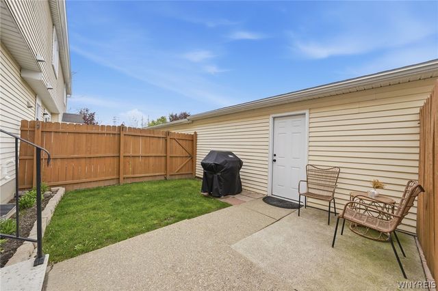 240 Wimbledon Court, West Seneca, NY 14224