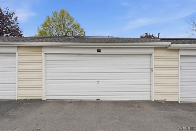 240 Wimbledon Court, West Seneca, NY 14224