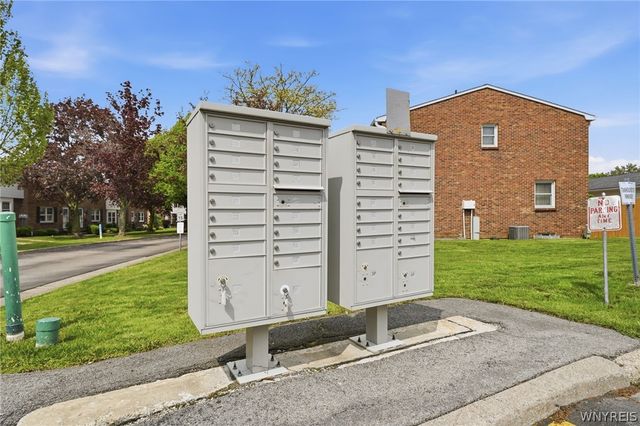 240 Wimbledon Court, West Seneca, NY 14224