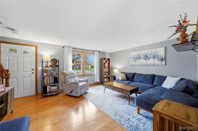 240 Wimbledon Court, West Seneca, NY 14224