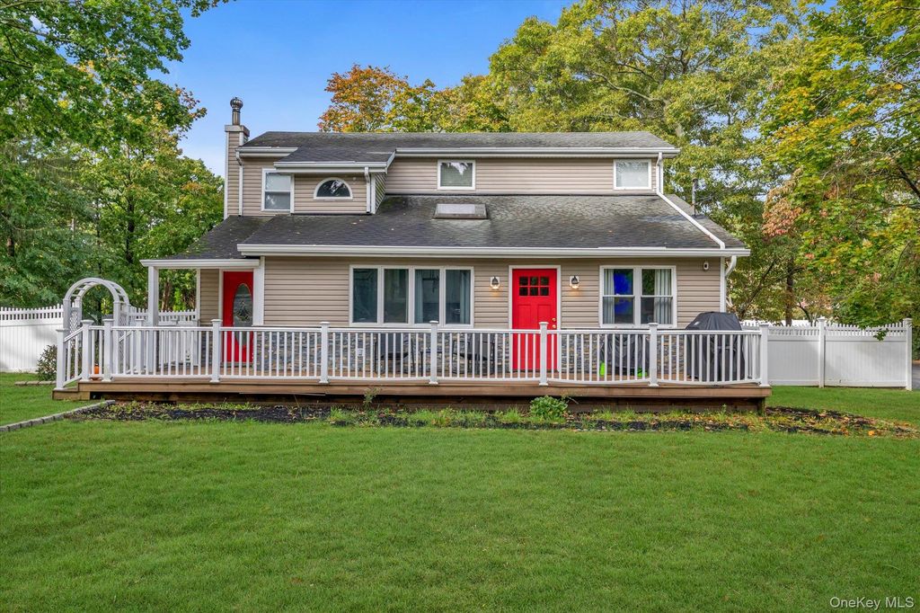 470 Bicycle Path, Port Jefferson, NY 11776 — exterior