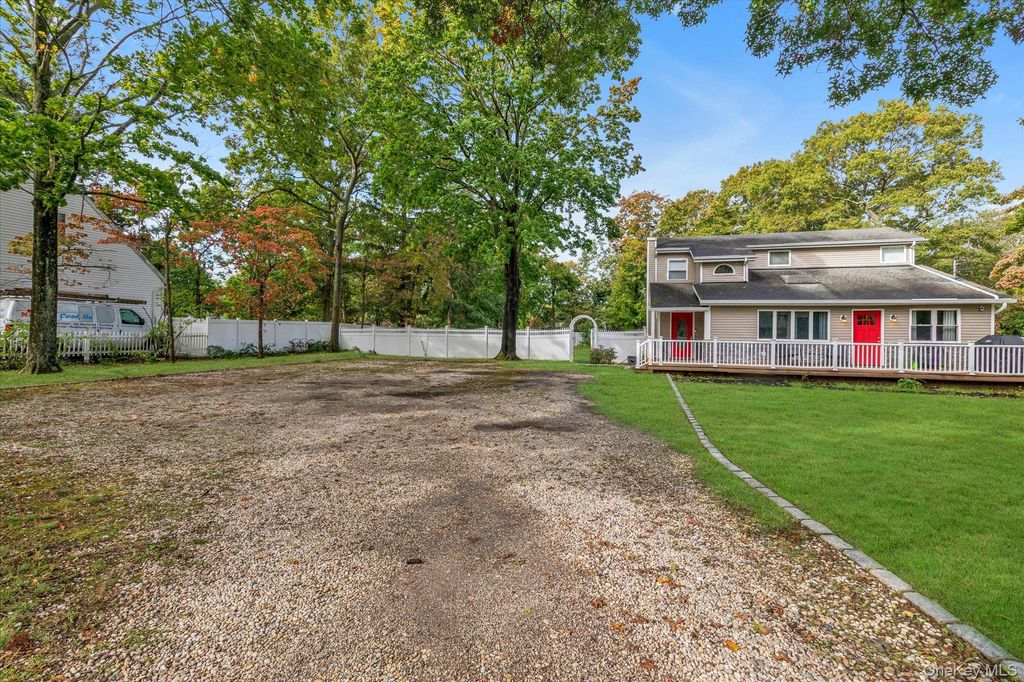 470 Bicycle Path, Port Jefferson, NY 11776 — photo 2