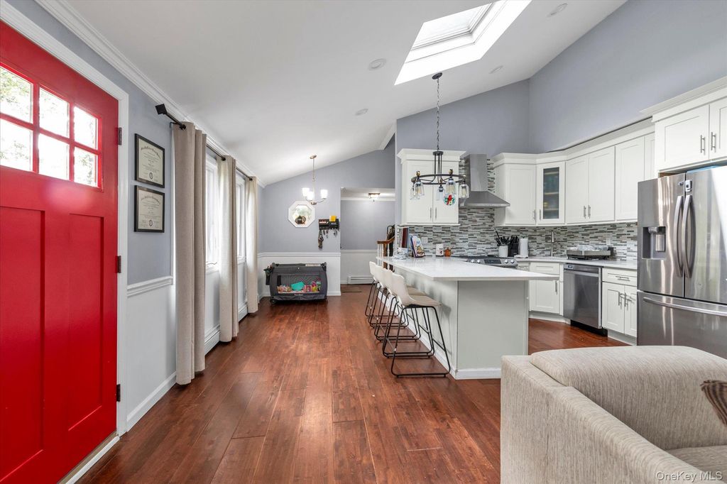 470 Bicycle Path, Port Jefferson, NY 11776 — photo 4