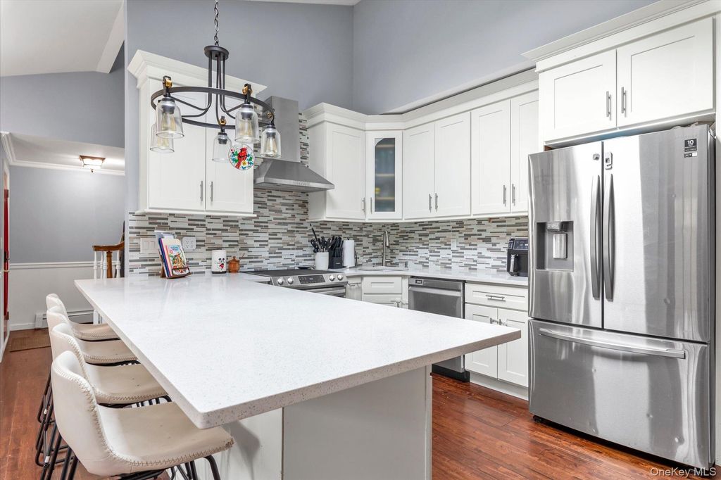 470 Bicycle Path, Port Jefferson, NY 11776 — photo 5
