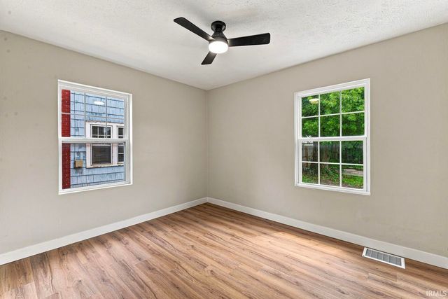 1216 Longfellow Avenue, South Bend, IN 46615