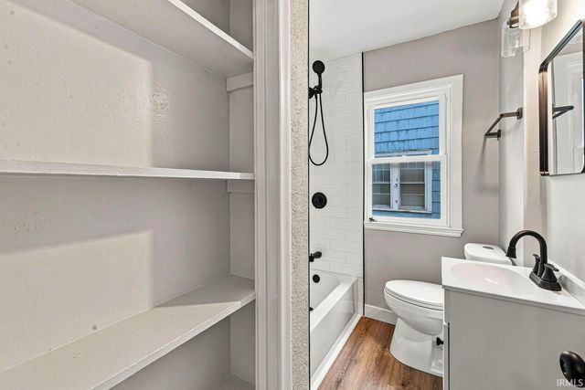 1216 Longfellow Avenue, South Bend, IN 46615