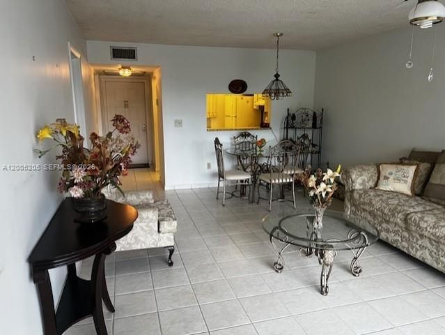 1101 Colony Point Circle 318, Pembroke Pines, FL 33026