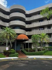 1101 Colony Point Circle 318, Pembroke Pines, FL 33026