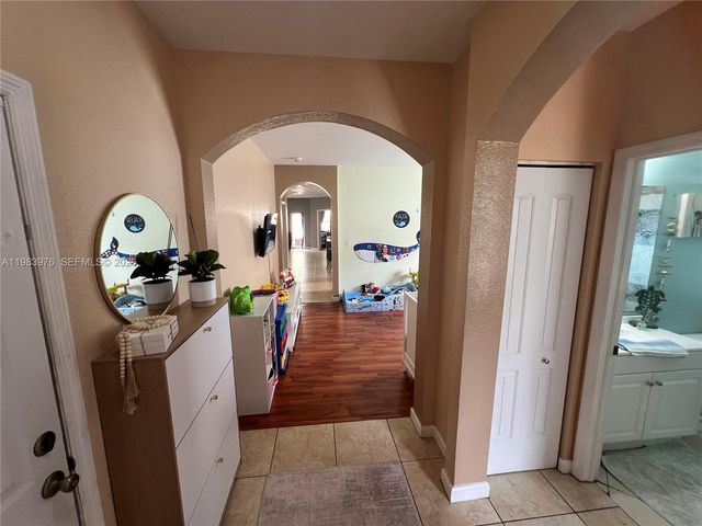 195 NE 36th Ter, Homestead, FL 33033