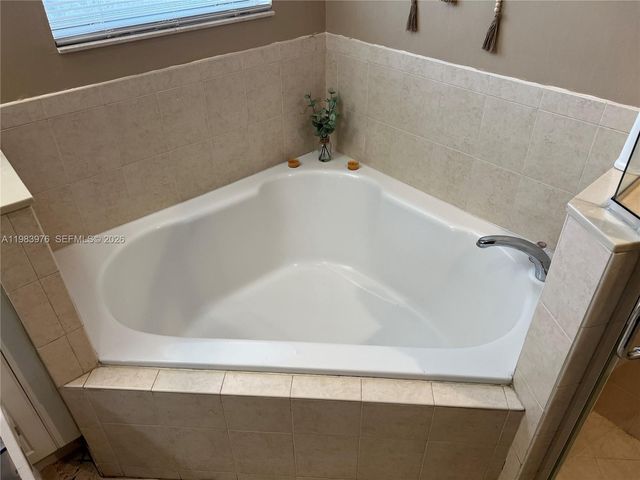 195 NE 36th Ter, Homestead, FL 33033