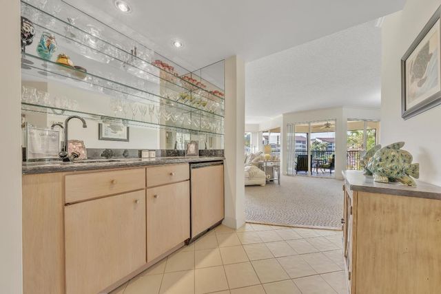 1117 Marine Way E K2r, North Palm Beach, FL 33408