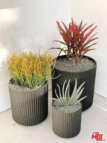 7353 PYRAMID Place, Los Angeles, CA 90046