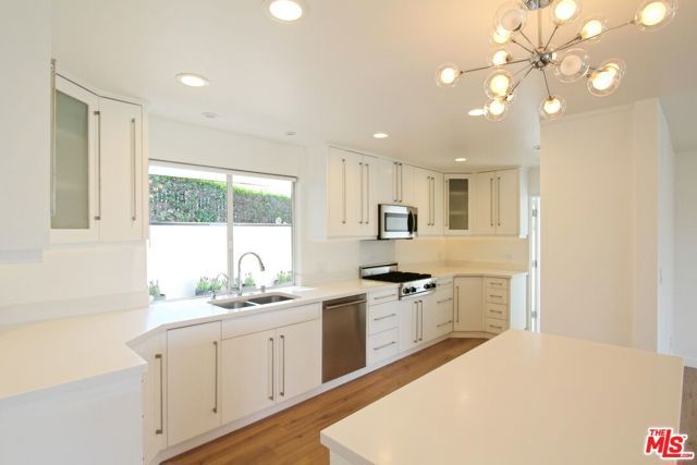 7353 PYRAMID Place, Los Angeles, CA 90046