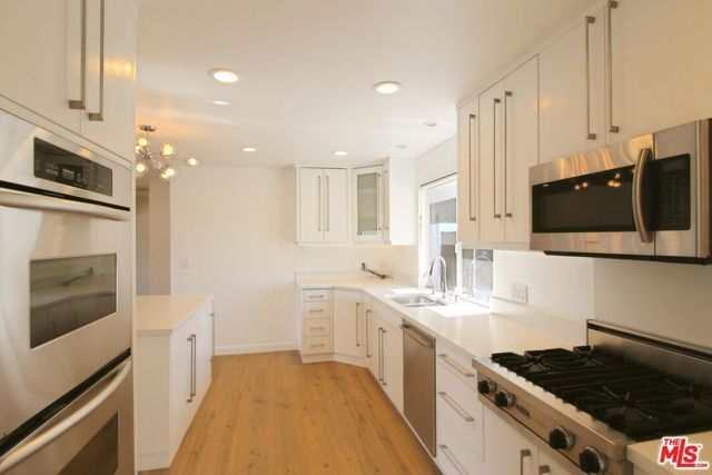 7353 PYRAMID Place, Los Angeles, CA 90046