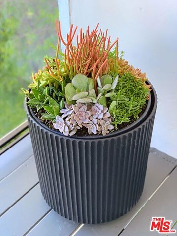 7353 PYRAMID Place, Los Angeles, CA 90046