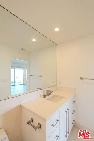 7353 PYRAMID Place, Los Angeles, CA 90046