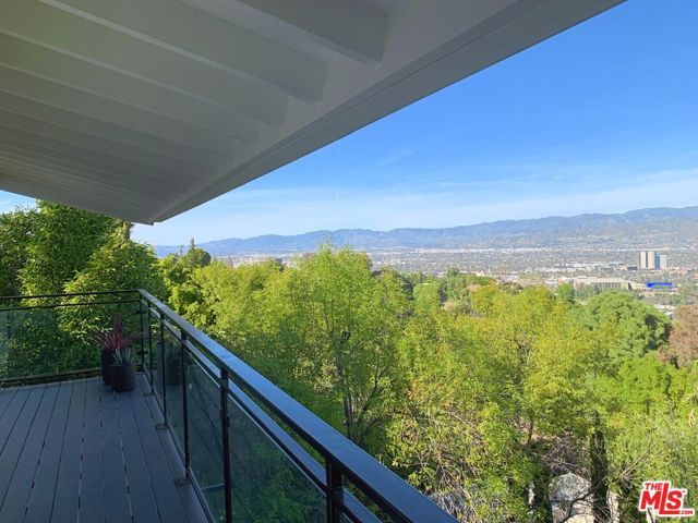 7353 PYRAMID Place, Los Angeles, CA 90046