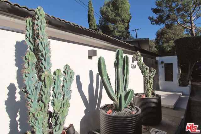 7353 PYRAMID Place, Los Angeles, CA 90046