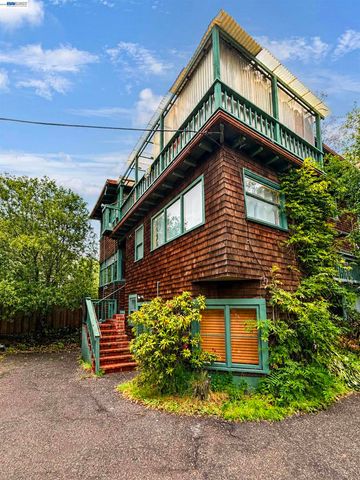 2610 College Ave, Berkeley, CA 94704