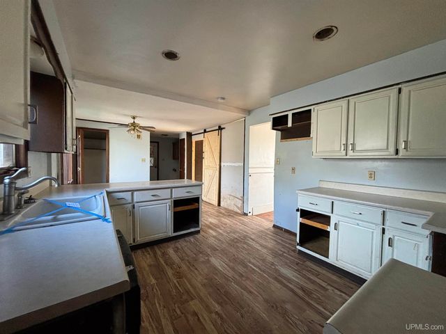 422 Saginaw Street, Norway, MI 49870