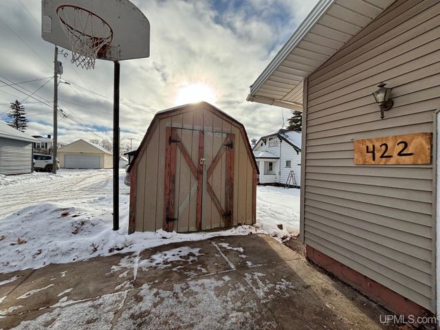 422 Saginaw Street, Norway, MI 49870