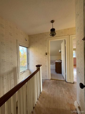 422 Saginaw Street, Norway, MI 49870