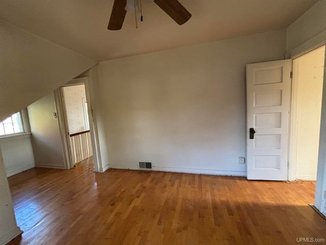 422 Saginaw Street, Norway, MI 49870