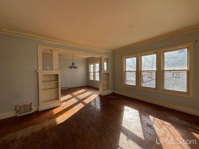 422 Saginaw Street, Norway, MI 49870